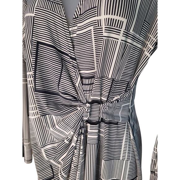 Donna Morgan Wrap Dress Blk/Wht Geometric V-neck Sz 4 - Picture 4 of 5